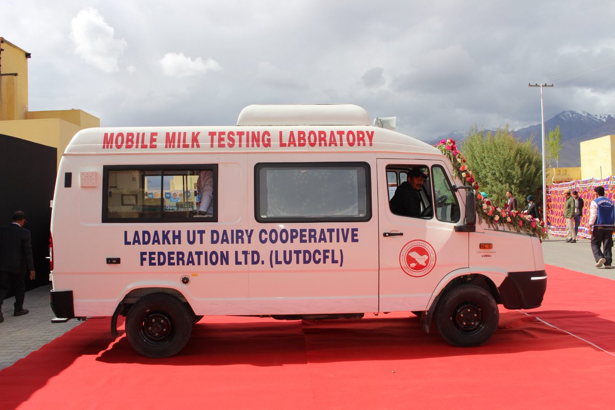 LadakhOma's tweet photo. Inauguration of Mobile Milk Testing Laboratory 🚐🔬
In the presence of Hon’ble Union Home Minister Amit Shah, Union Minister Rajiv Ranjan Singh, NDDB Chairman Dr. Meenesh Shah, Hon’ble LG Vinai Kumar Saxena &amp; Hon’ble MP Mohmad Haneefa. https://t.co/1taRDc2CVb