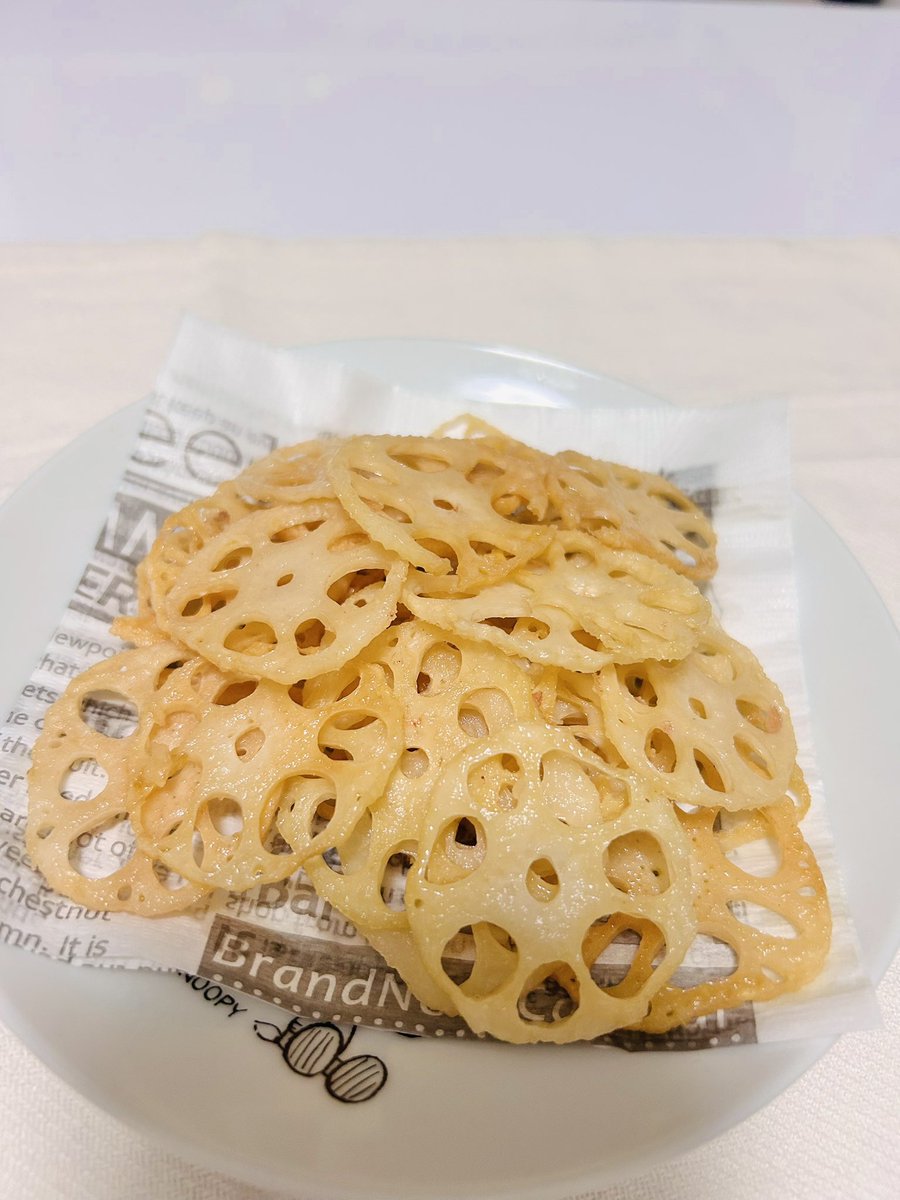 coo_of's tweet image. 何もしない一日だったし
きちんとお料理
ㅇアスパラのソテー
ㅇ水餃子と白菜のスープ
ㅇ胡瓜の明太子和え
ㅇWeizenさんのフリュイ
 #乾杯 #晩酌 #お酒好きな人と繋がりたい #おつまみ #晩ご飯 #独りご飯 
もう1品😋
揚げない蓮根チップスも作りました
すきっ😋