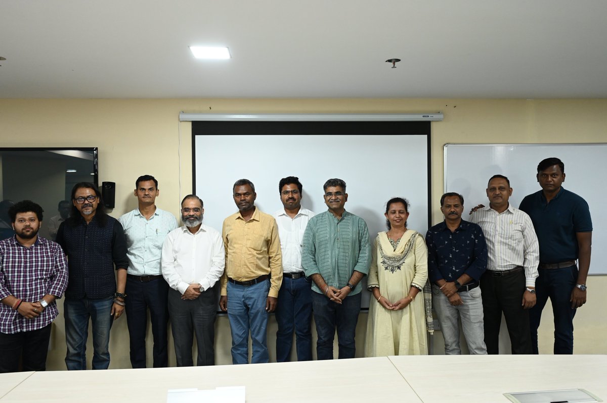 i_visionxt's tweet photo. The ITAD Training Program by NIFT VisioNxt (27–28 April) brought together 40 participants for sessions on trend forecasting &amp; AI, with hands-on learning and expert insights, fostering innovation and knowledge exchange. @NIFT_HO @ChennaiNift @TexMinIndia https://t.co/iTjlnPO2kT