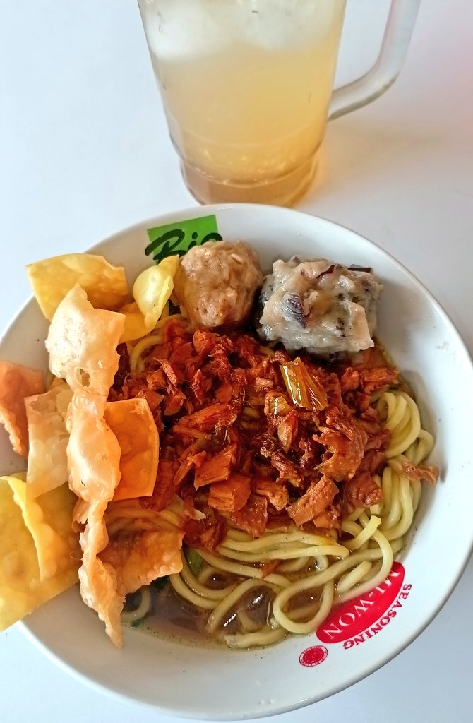 SEBERAPA SUKA KAMU SAMA MIE AYAM ???

ME: 80/100