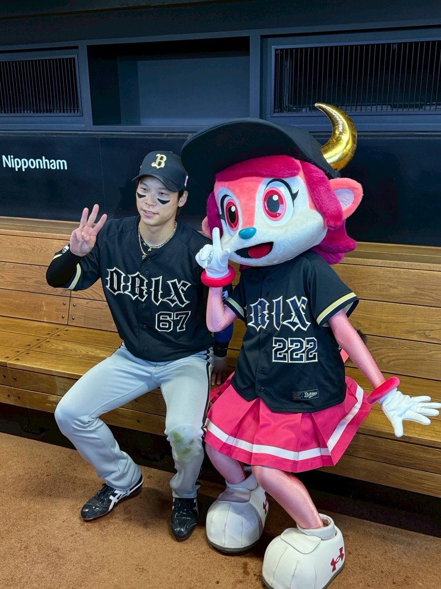 bullbell_B's tweet photo. やっほーベルです🍓
きょうあした、北海道来てまーす🤩
1日目逆転勝利😋ありがとう😊
あしたもよろしくね😍いっぱいあそぼうね❣️
#Bs2026 #プロ野球 #ORIX 
#バファローベル https://t.co/MRl0swA7lu