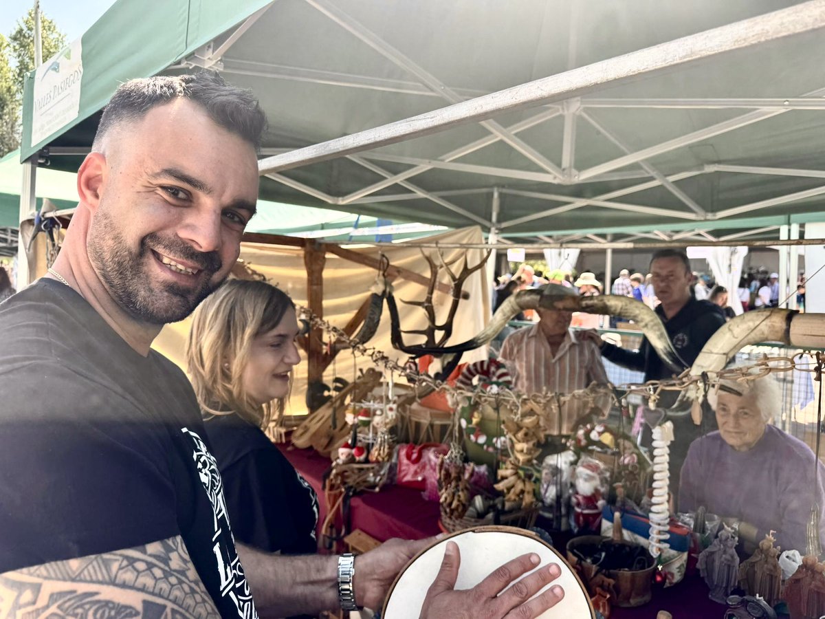 prcantabria's tweet photo. 🍫 Ayer en la IV #FeriadelChocolate de #LaPenilla de Cayón, ya una cita imprescindible.
Gran ambiente con mercado, talleres, showcookings y chocolatada.
👏 Gracias a la Asociación Cultural El Hayedo por la organización.
#PRC #Cayon #Cantabria https://t.co/Vkbgl1slMZ