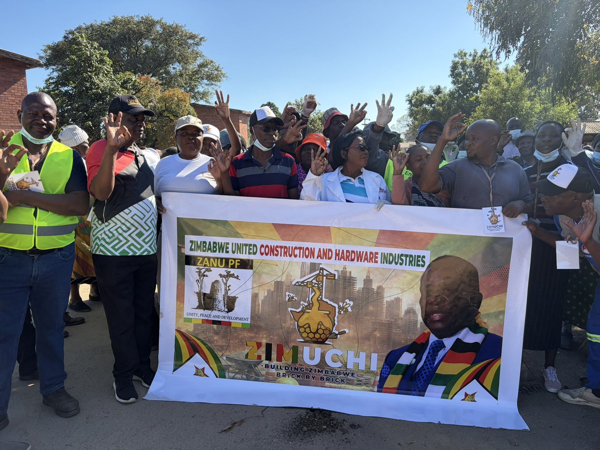 Varakashi4edByo's tweet photo. DCC, Bulawayo central constituency area 1, Secretary for Commissariat Cde Micheck Magombedze encouraged Makokoba residents to support constitutional amendment bill No3 together as Zimbabweans  because the amendment bill 3 is the peoples choice and its unstoppable 🇿🇼🇿🇼
#Cab3Swii https://t.co/ZHLKu8aIKR