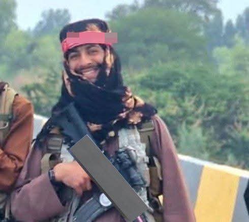 بنوں ضلع میں سیکیورٹی فورسز کے حالیہ آپریشن کے دوران مارے گئے ایک مبینہ دہشت گرد کی شناخت سردار ولی عرف ابو زر کے طور پر ہوئی ہے، جسے ذرائع کے مطابق افغانستان کا رہائشی بتایا گیا ہے۔ اسی علاقے میں چند روز قبل اس کا ایک اور مبینہ افغان ساتھی مدثر بھی ایک الگ کارروائی میں مارا گیا