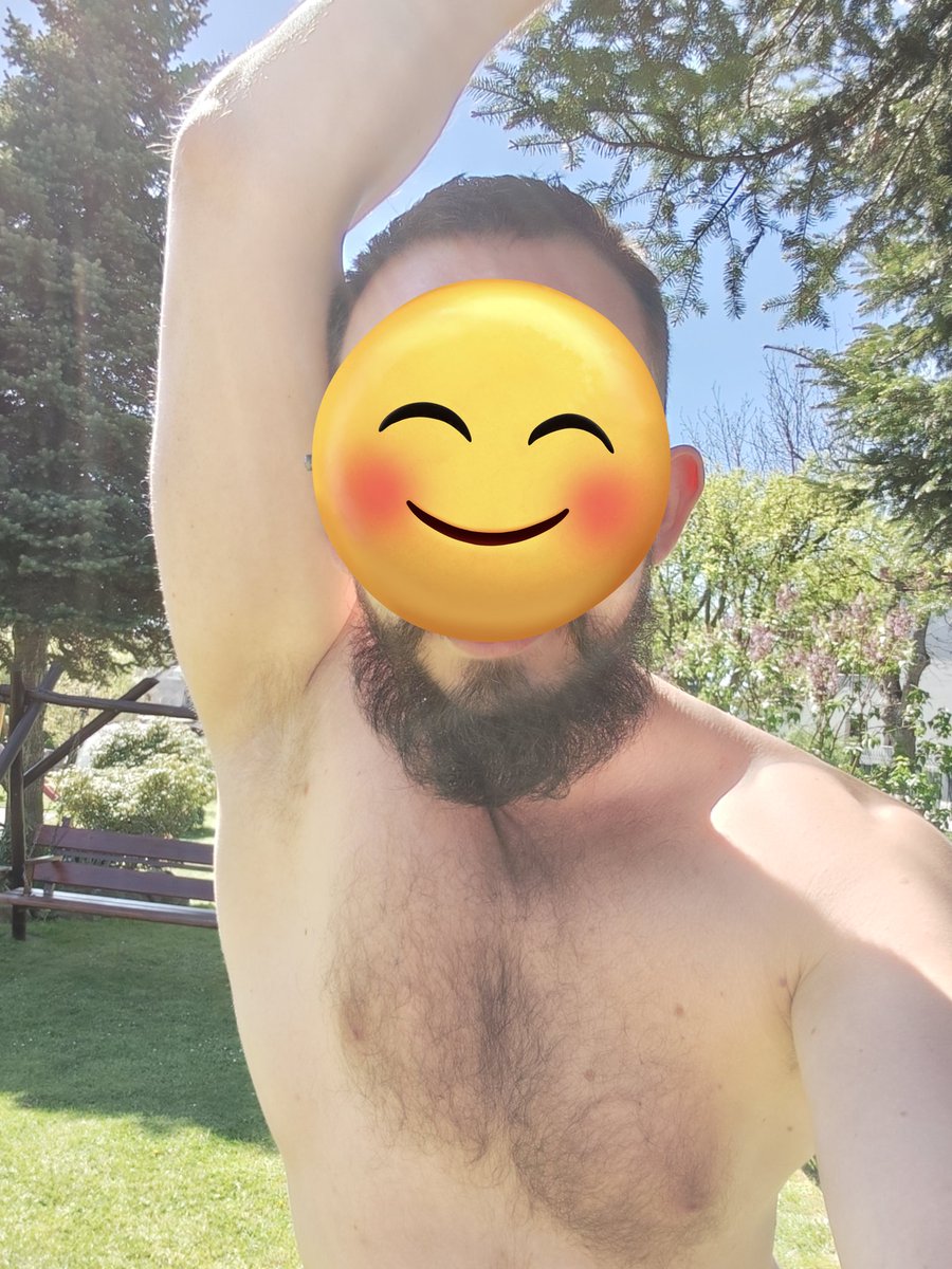 Sensess22's tweet photo. So sweaty 💦 https://t.co/sbqDnLvXD6