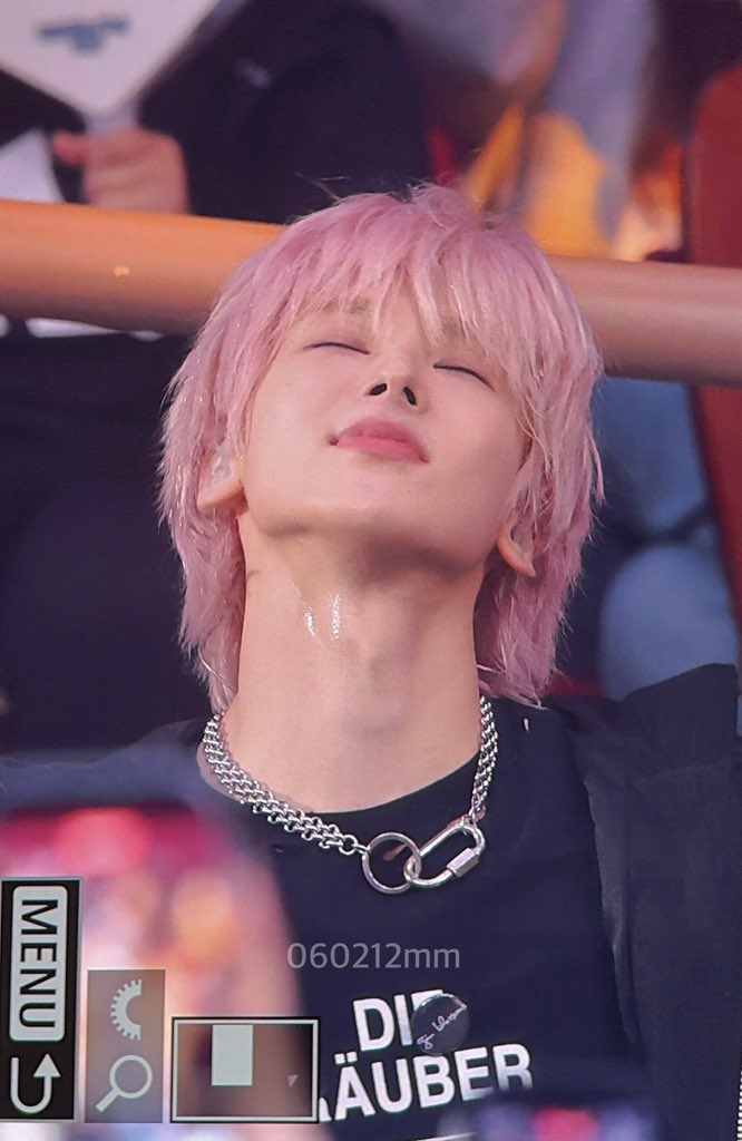 hyunjunarchives's tweet photo. OMFG HYUNJUN https://t.co/xbwPPCSUZi