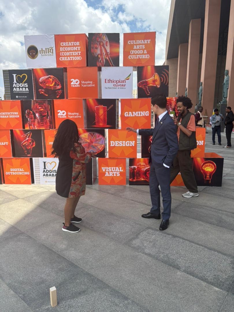 UKinEthiopia's tweet photo. 🇬🇧🤝🇪🇹 Delighted to partner with #CraftAddis to support creative industries and inclusivity 

Great day of panels &amp; masterclasses ahead of @MulatuAstatke1 final concert in 🇪🇹 featuring his 🇬🇧 band https://t.co/NTl7el4Azx