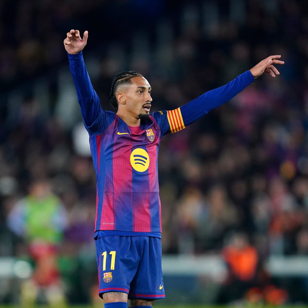 _BeFootball's tweet photo. 🚨 𝗥𝗔𝗣𝗛𝗜𝗡𝗛𝗔 🇧🇷 𝗗𝗘 𝗥𝗘𝗧𝗢𝗨𝗥 𝗗𝗔𝗡𝗦 𝗟𝗘 𝗚𝗥𝗢𝗨𝗣𝗘 𝗗𝗨 𝗕𝗔𝗥𝗖̧𝗔 !! 🔙💙❤️

Le Brésilien revient pour le match face à Osasuna après 𝟱 𝘀𝗲𝗺𝗮𝗶𝗻𝗲𝘀 𝗱'𝗮𝗯𝘀𝗲𝗻𝗰𝗲 en raison d'une blessure 🩼 https://t.co/wTGohwzYVv