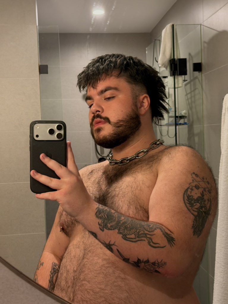 Liam ☾ tweet media