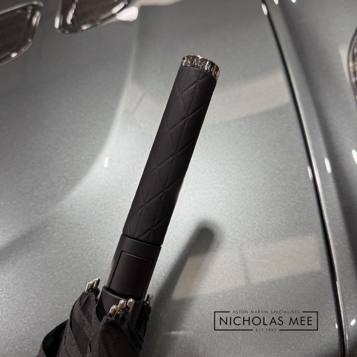 nicholas_mee's tweet photo. One of our best sellers at Aston Store, the Aston Martin Boot Umbrella, has recently been upgraded and now features a lightweight carbon fibre handle along with the iconic AM logo on the canopy.
Available now at Aston Store - https://t.co/A5zSgzW1GC
#AstonMartin #BootUmbrella https://t.co/Q28RR2uvCc