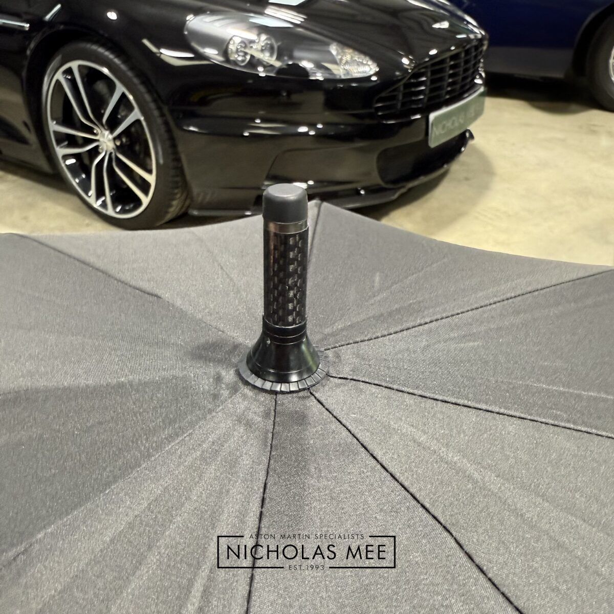 nicholas_mee's tweet photo. One of our best sellers at Aston Store, the Aston Martin Boot Umbrella, has recently been upgraded and now features a lightweight carbon fibre handle along with the iconic AM logo on the canopy.
Available now at Aston Store - https://t.co/A5zSgzW1GC
#AstonMartin #BootUmbrella https://t.co/Q28RR2uvCc