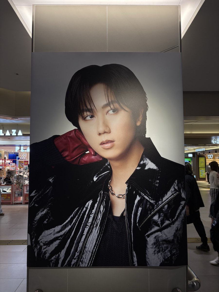 aira_708's tweet image. 名古屋方面の広告いっぱい見てきた👀✨️
今回のあべさんほんとに麗しくて大好きです🥹
そして本日もCD追加して参りました！！！
ミリオン行きますように‼️

 #SnowMan
 #初のトリプルA面シングル