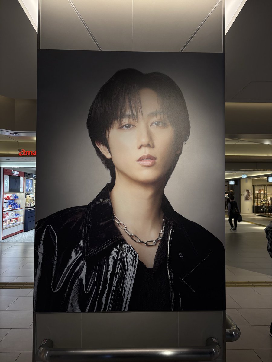aira_708's tweet image. 名古屋方面の広告いっぱい見てきた👀✨️
今回のあべさんほんとに麗しくて大好きです🥹
そして本日もCD追加して参りました！！！
ミリオン行きますように‼️

 #SnowMan
 #初のトリプルA面シングル