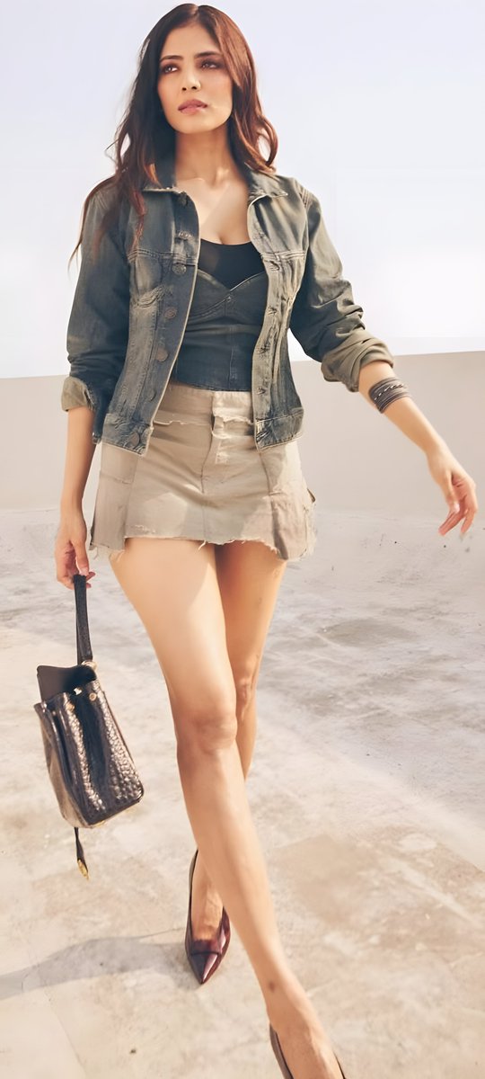 PVeerapandi's tweet image. #malavikamohanan's glamorous photos go viral ( HD Photos)