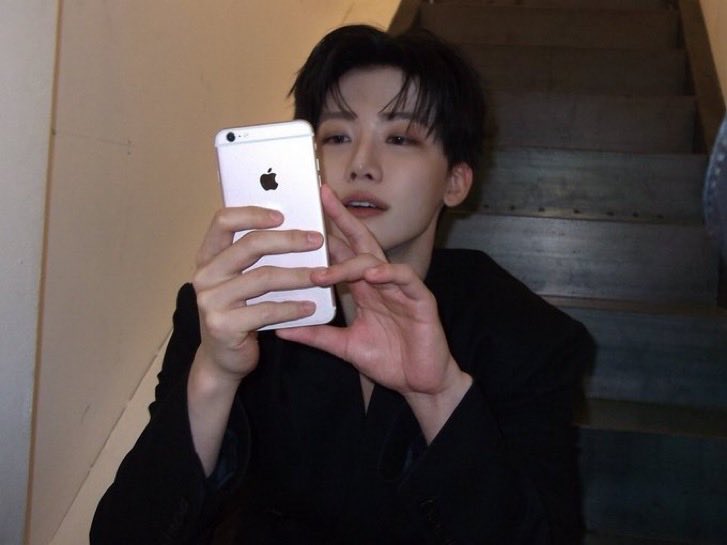 땨아 tweet media
