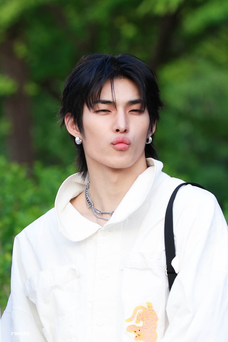로메 ⁸² tweet media