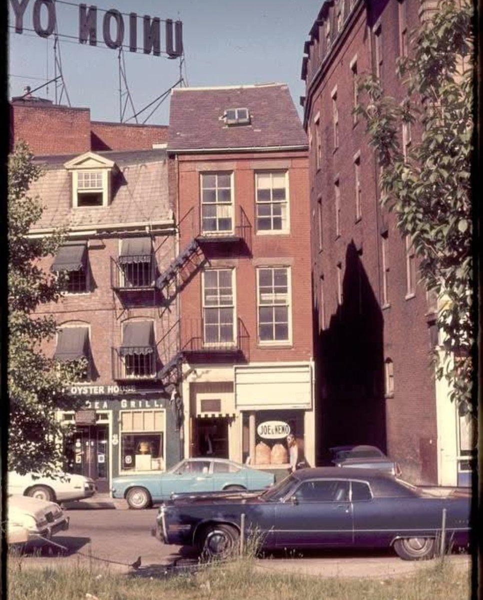 Old School Boston tweet media