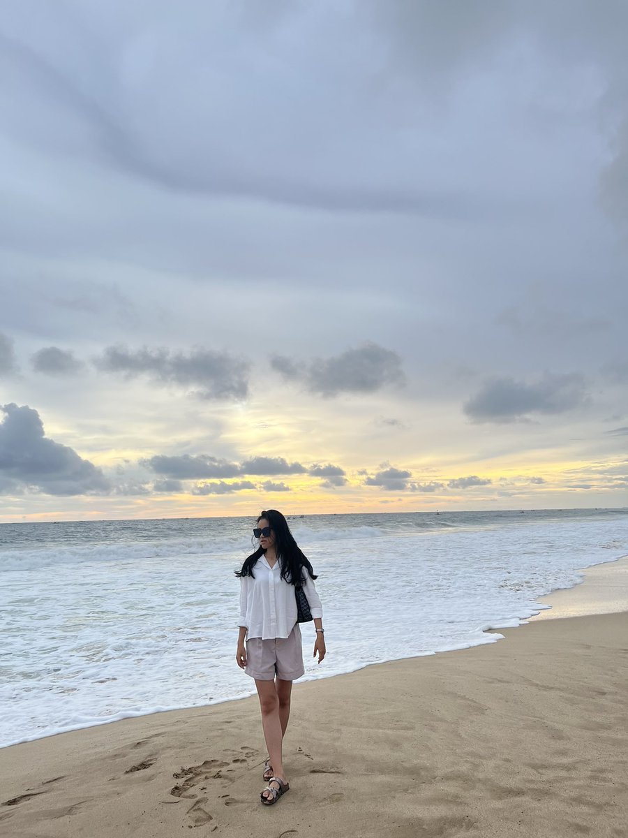 lasaaah's tweet photo. sea🌊 https://t.co/yHUHHrFQRD