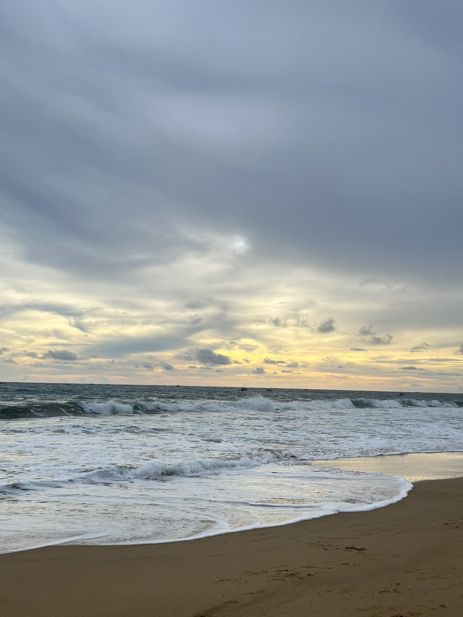 lasaaah's tweet photo. sea🌊 https://t.co/yHUHHrFQRD