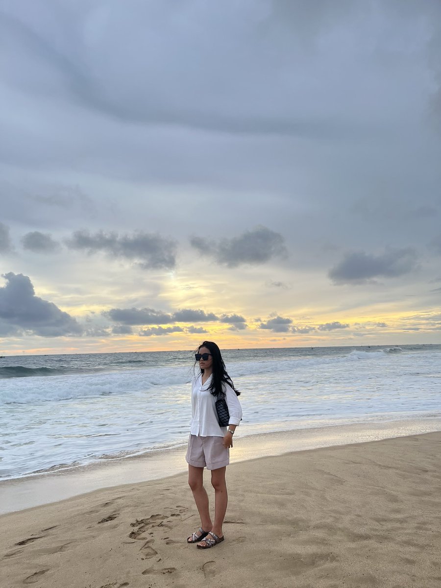 lasaaah's tweet photo. sea🌊 https://t.co/yHUHHrFQRD