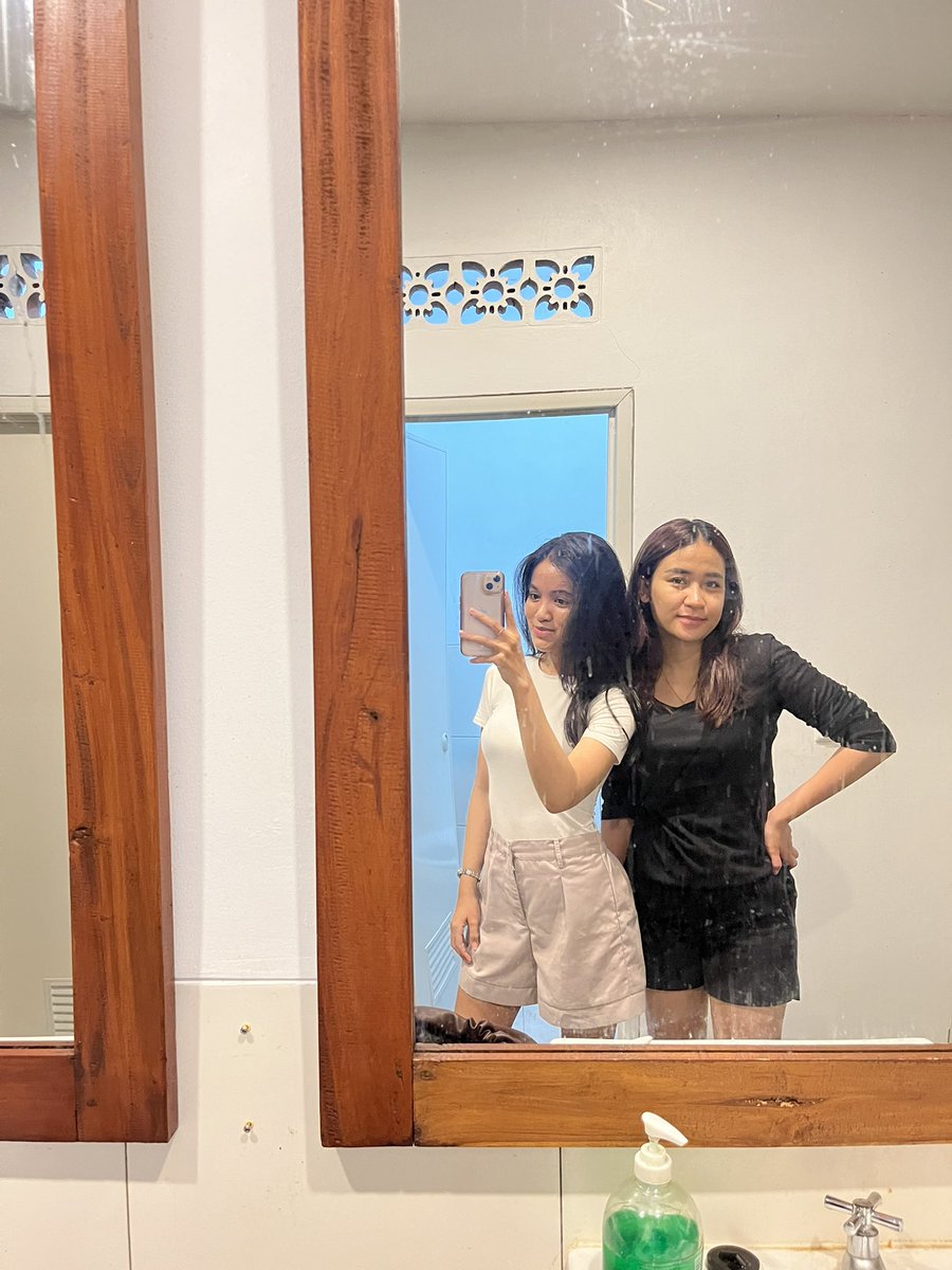 lasaaah's tweet photo. sea🌊 https://t.co/yHUHHrFQRD