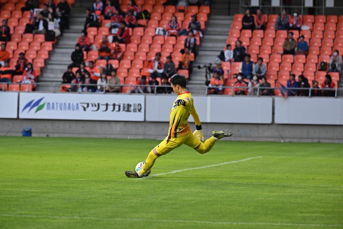 fujiedamyfc_pr's tweet photo. 𝑱.𝑳𝑬𝑨𝑮𝑼𝑬  𝑫𝑬𝑩𝑼𝑻 🎉

5/2 #ＡＣ長野パルセイロ 戦において
#ジョーンズレイ 選手がJ初出場🧤✨

今後も熱いご声援をお願いします！❤️‍🔥

#藤枝MYFC
#一体感プラス1 https://t.co/2CnBp1OSyC