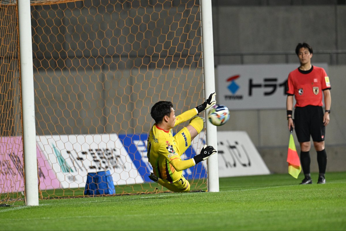 fujiedamyfc_pr's tweet photo. 𝑱.𝑳𝑬𝑨𝑮𝑼𝑬  𝑫𝑬𝑩𝑼𝑻 🎉

5/2 #ＡＣ長野パルセイロ 戦において
#ジョーンズレイ 選手がJ初出場🧤✨

今後も熱いご声援をお願いします！❤️‍🔥

#藤枝MYFC
#一体感プラス1 https://t.co/2CnBp1OSyC