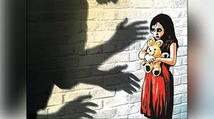 TheDailyPioneer's tweet photo. A 65-year-old man has been arrested in Pune in connection with the death of a four-year-old girl in Bhor taluka, triggering widespread outrage.
Police said the child went missing before her body was later discovered, with CCTV footage helping identify the accused, who is now in custody.

The incident led to protests in Nasrapur, with locals blocking the Pune–Bengaluru Highway demanding swift justice. Senior officer Sandip Singh Gill assured a fast-track trial and timely filing of the chargesheet.
Authorities have promised strict action as investigations continue, amid renewed concerns over child safety and justice mechanisms.

#PuneCrime #JusticeForChild #MaharashtraNews #CrimeNews #PublicOutrage