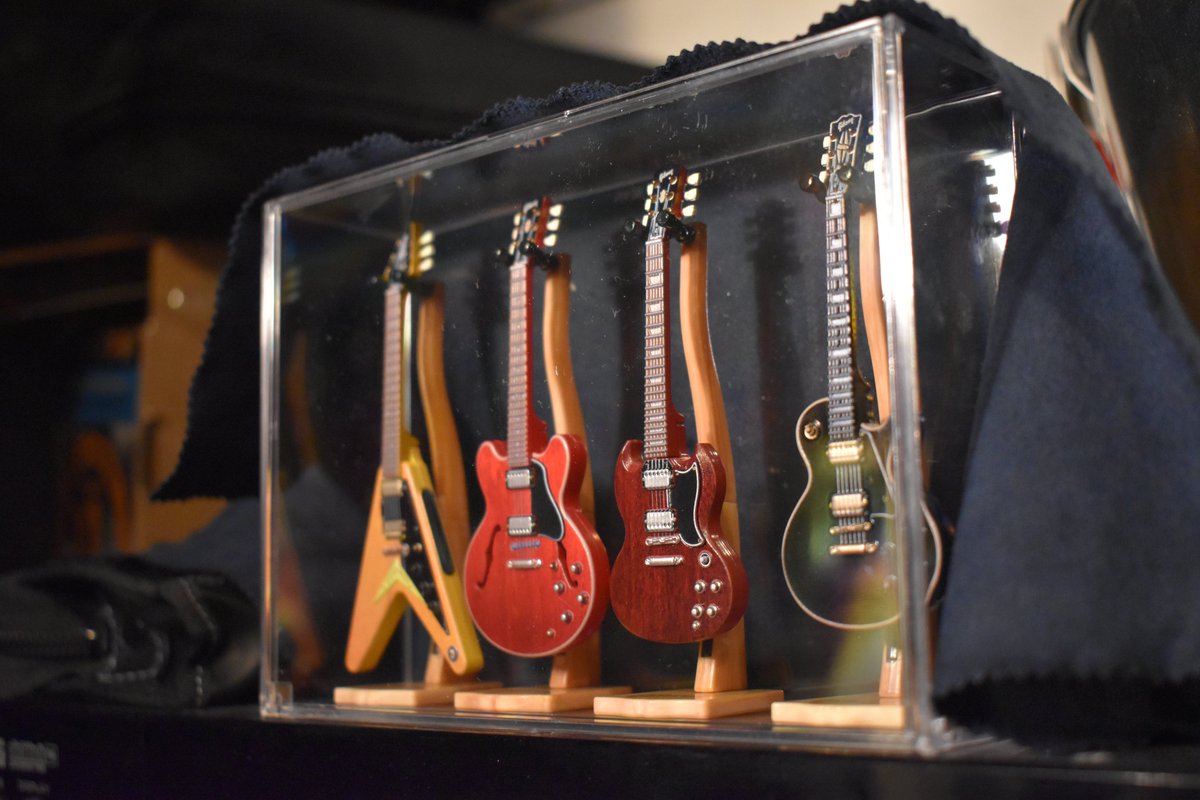 KentaDempoya's tweet photo. Gibsonガチャいい感じでゲスな https://t.co/7uhCU6z175