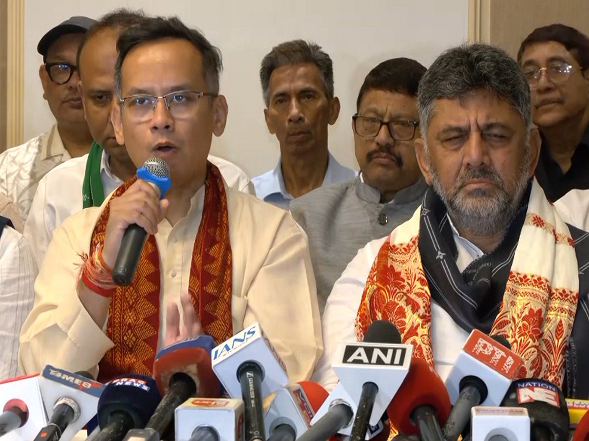 ani_digital's tweet image. Congress meets alliance partners in Assam, rejects exit polls saying, "attempt to create atmosphere"

Read @ANI Story I aninews.in/news/national/…

#Congress #AssamElections #ExitPolls #GauravGogoi