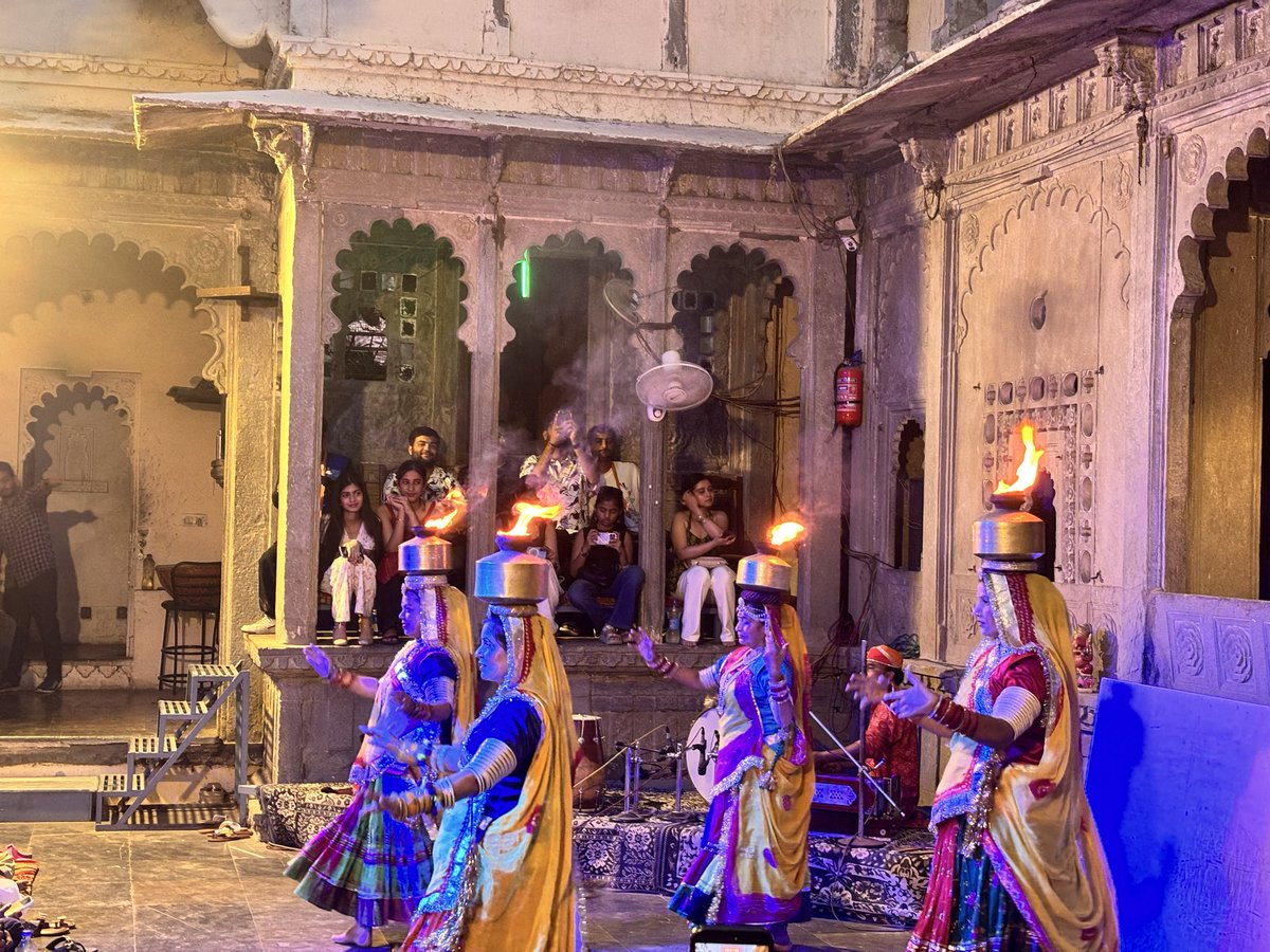 JimitPanchal12's tweet photo. Solo trip to Udaipur - no plans, just vibes, finding myself between lakes and late-night thoughts. ✨
#Udaipur #SoloTrip #TravelIndia #Wanderlust #SoloTravel #IncredibleIndia #TravelDiaries #ExploreIndia #LakeCity #TravelVibes #TripLife #BackpackingIndia #TravelGram #Peaceful https://t.co/GkIeIlCliT