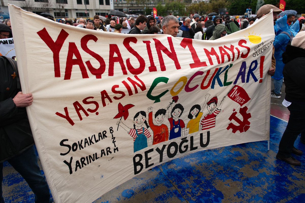 thtmbeyoglu's tweet photo. Beyoğlu Halk Temsilcileri Meclisi olarak 1 Mayıs’ta laik ve bilimsel eğitim için Kartal Meydan’ındaydık. https://t.co/mGxJ4WG1pw