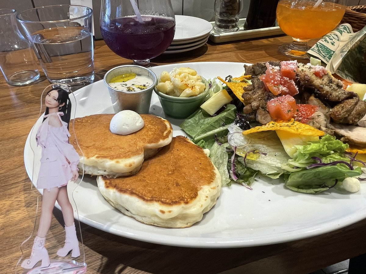 lcmk_u's tweet image. 少し前にりのちゃんと同じもの食べてきた〜🌺明日も行くからアサイーに挑戦してくる！
#moxymill #RINO