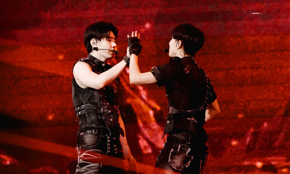 pure12080209's tweet photo. 260502 BLOOD SAGA IN SEOUL day2

#태릉즈
#성훈 
#정원
#ENHYPEN
#엔하이픈 https://t.co/ewsNo4pFzR