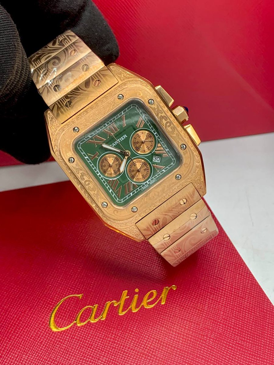 NexWaveRollinx's tweet image. Cartier Santos 100 Chronograph – Two Ways to Wear Art 🎨⌚
Gold with a green dial or silver with a classic white — both fully engraved from case to bracelet. The Santos never just sits on your wrist, it commands attention.  Pick your poison. 💛🤍

#Cartier #Santos #LuxuryWatch