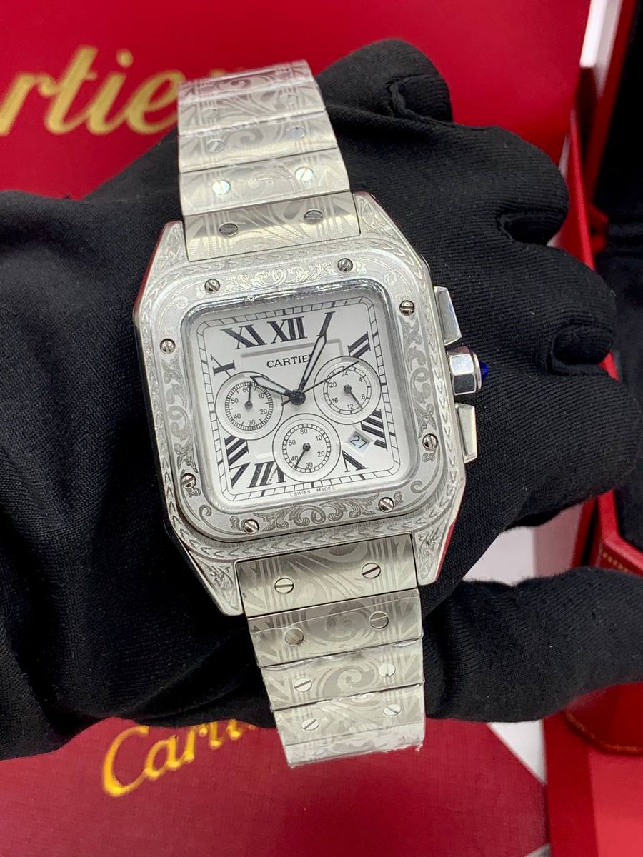 NexWaveRollinx's tweet image. Cartier Santos 100 Chronograph – Two Ways to Wear Art 🎨⌚
Gold with a green dial or silver with a classic white — both fully engraved from case to bracelet. The Santos never just sits on your wrist, it commands attention.  Pick your poison. 💛🤍

#Cartier #Santos #LuxuryWatch