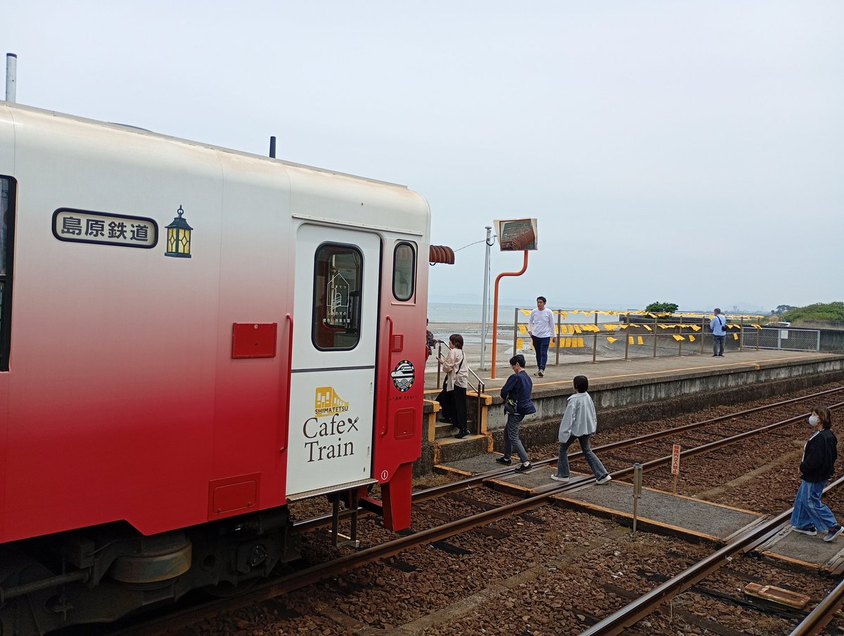 f599jpjp's tweet photo. 日本で一番海に近い駅
よう知らんけど https://t.co/EsCC4Z3d2K
