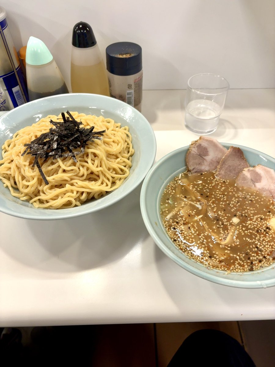 ただの紙束 tweet media