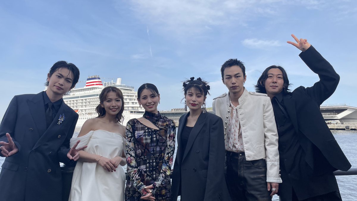映画『東京逃避行』絶賛公開中! tweet media