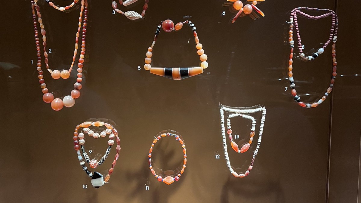 kikihastodothis's tweet photo. @ national museum bkk https://t.co/zAX16ORg9t