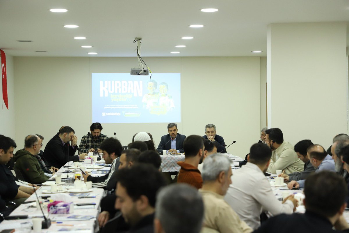 sadakatasi's tweet photo. ‘‘Kurban Kardeşliği Yaşatır’’

Kurban organizasyonumuzun değerlendirme ve planlama toplantısını gönüllülerimiz ve yönetim kurulu üyelerimizin katılımıyla dernek genel merkezimizde gerçekleştirdik. https://t.co/ThsHTUalII