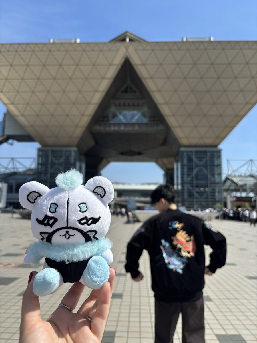 mamity39's tweet photo. #EVOJapan2026 行ってきた！
生試合見れるわアケコン漁り楽しいわ選手と交流できて楽しいわで満足じゃ〜😆
Mad Catzの新作レバレスが思いの外良くてノリで予約しちゃった〜早く手元に欲しい〜〜〜
あといけんくま可愛すぎ、買えて嬉しい https://t.co/2NyfQGFQWO