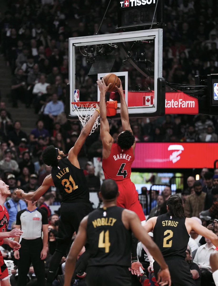 carlesortiz's tweet image. Scottie Barnes in Raptors’ #NBAPlayoffs Game 6 OT W vs Cleveland:

25 PTS, 7 REB, 14 AST (!!!), 3 STL, 3 BLK

&amp;gt; 1st player with that line or better IN PLAYOFF HISTORY

&amp;gt; passes LeBron for most AST by a forward in first 10 career PO games

[per @UnderdogNBA, @realapp]
#WeTheNorth