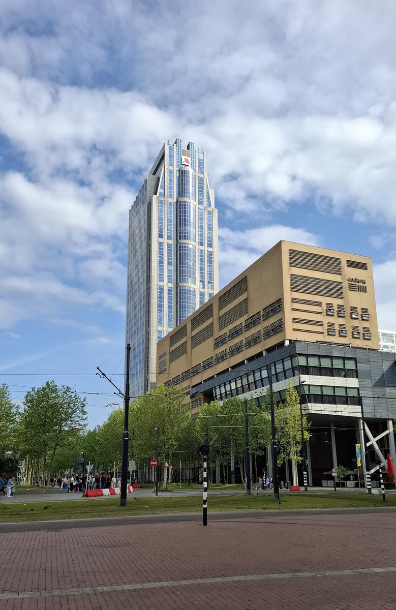 ger_elly8423's tweet photo. Vanaf de Westersingel vanmorgen, uitzicht op de Millennium toren,
Marriott Hotel ....... https://t.co/zZsHZt5j6p
