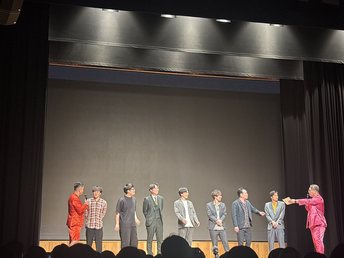 natsu_coco_nut's tweet photo. なやかんやあって東京にいたので空いている時間にライブ2本行けた。
ファイヤーサンダーのコントいつみても面白い。タイミングよく5000観られたの嬉しい。 https://t.co/K8uGM8WwDn