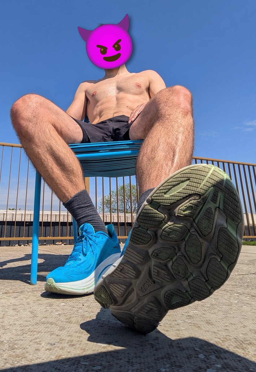 Perapr2's tweet photo. Today I need a f@g at my feet 😈 https://t.co/OI2lbvnrby