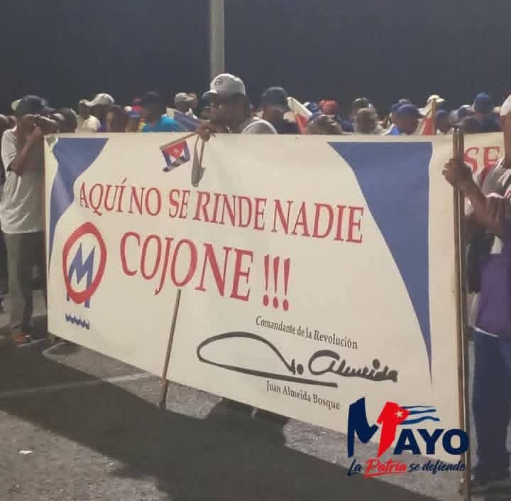 Respuesta a las nuevas medidas coercitivas unilaterales ilegales y abusivas de #Trump vs. #Cuba en
el desfile de más de medio millón de cubanos por el  #1DeMayo
#LaPatriaSeDefiende