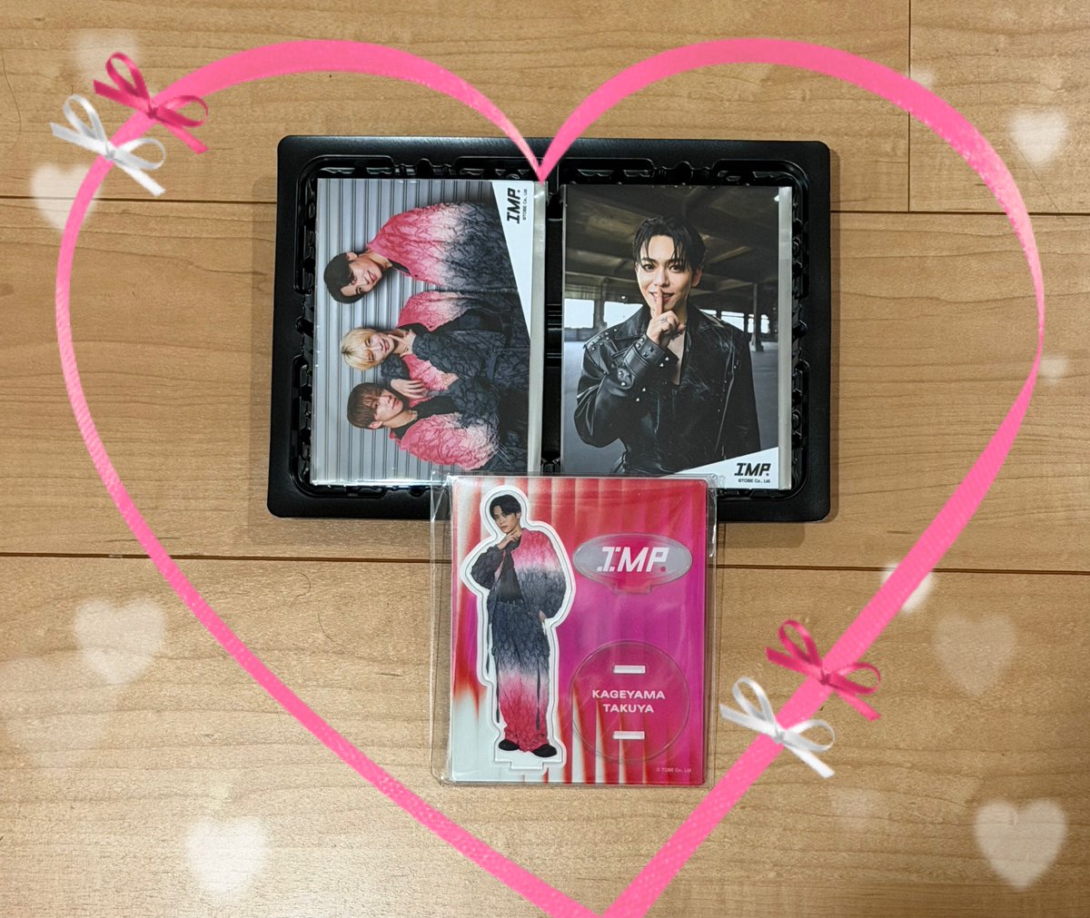 お仕事から帰ったらアクスタとお写真届いてた〜😍🙌✨️ めちゃめちゃ