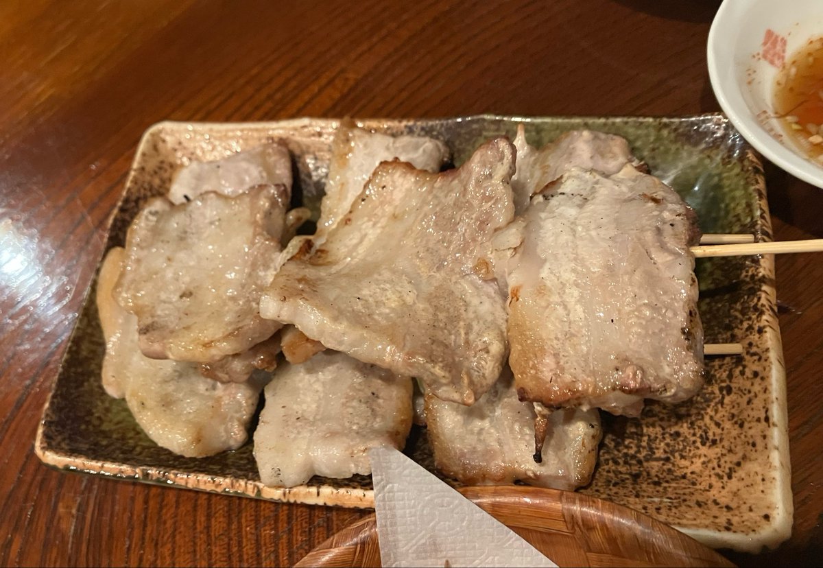 どん tweet media