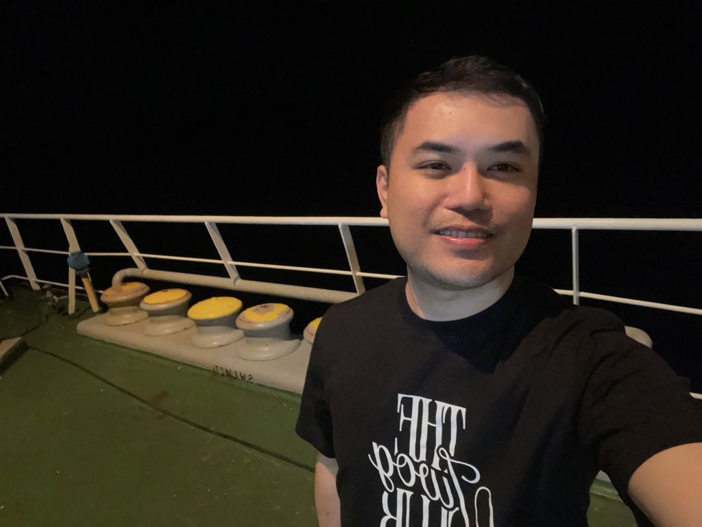 BabyIwog's tweet photo. Under the same sky but far from everything familiar, I’ve learned that distance doesn’t always mean loneliness. Sometimes, it’s where you finally hear your own thoughts clearly and understand yourself a little more. https://t.co/H9ZCl8Gdox